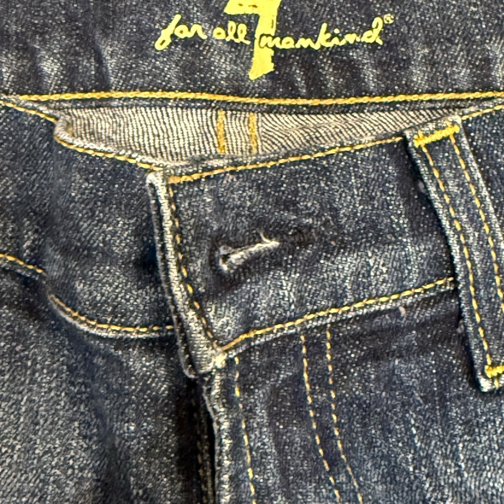 7 For All Mankind Dark Blue denim roll short - Picture 5 of 5